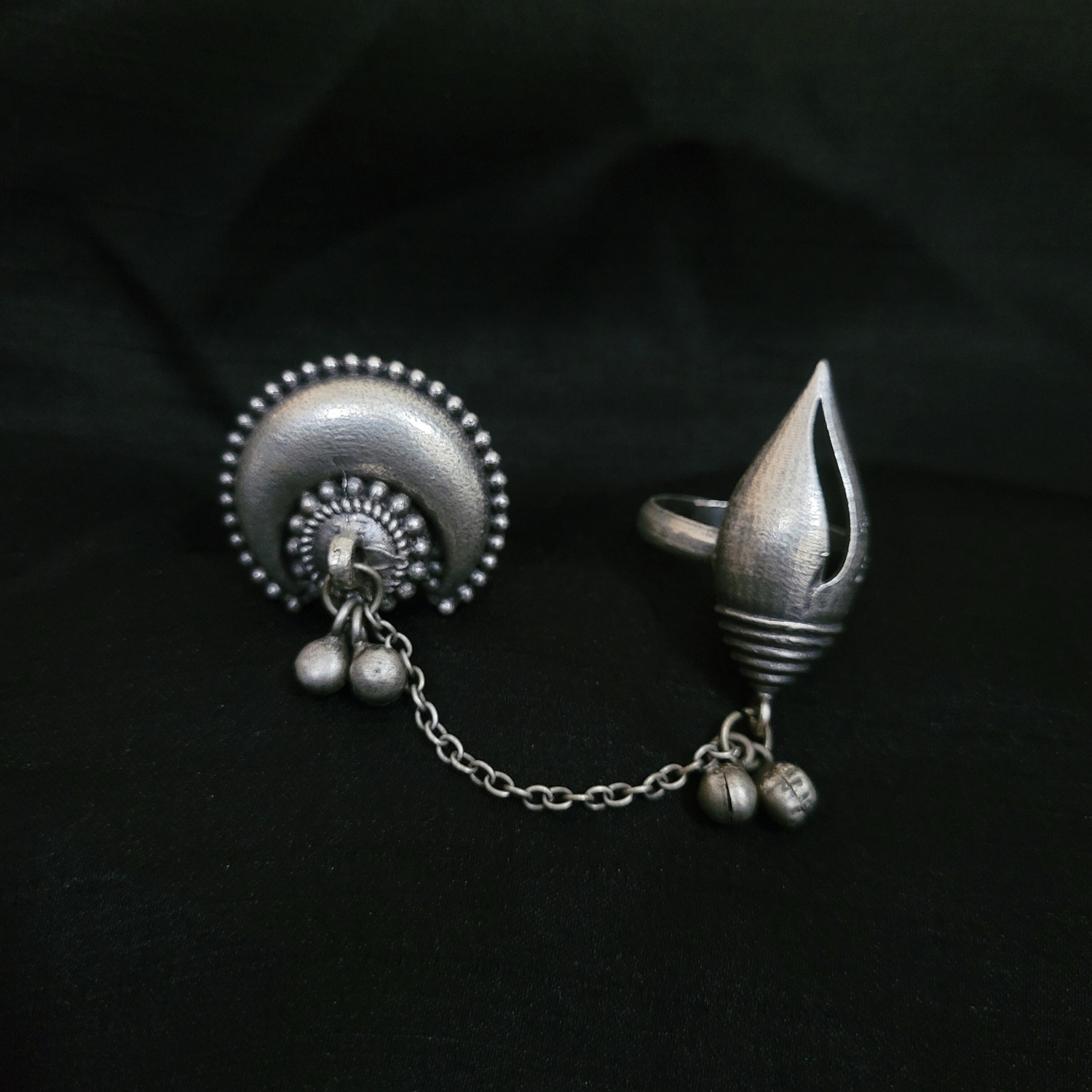 German Silver Fully Adjustable Double Ring - Shankha