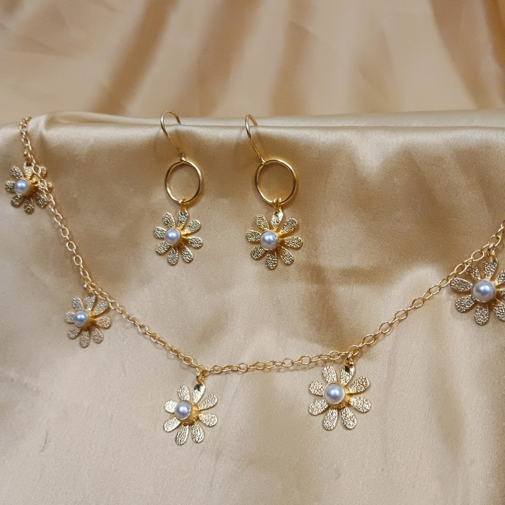 Flora Necklace and Earrings set