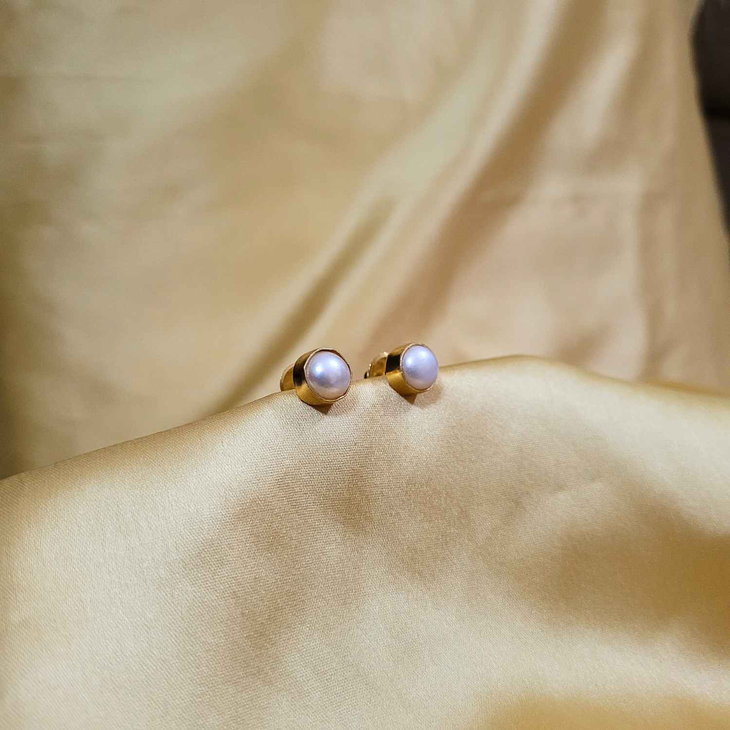 Pearl Studs