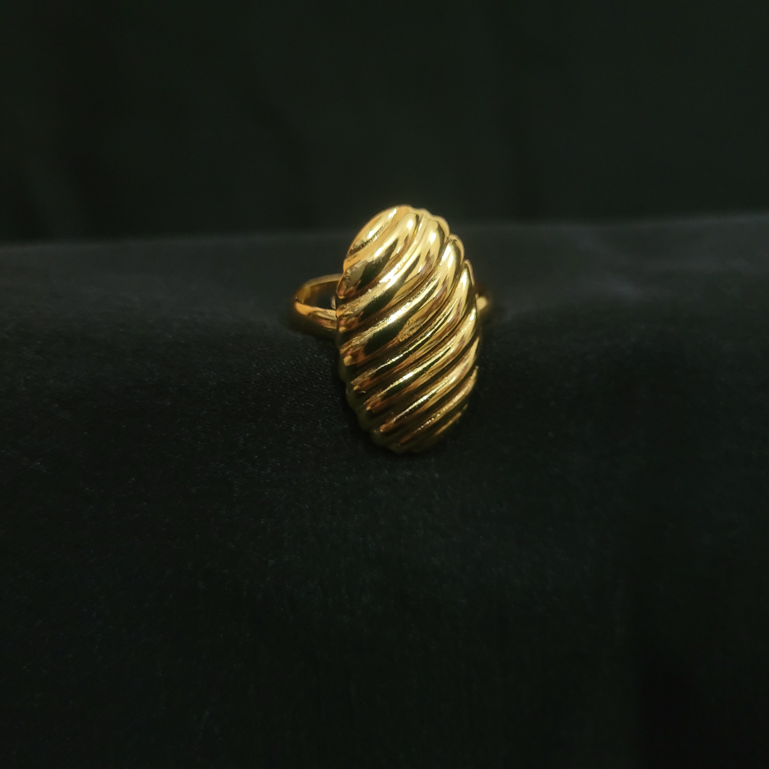 Brass Anti-tarnish Fully Adjustable Ring - Oval Swirl