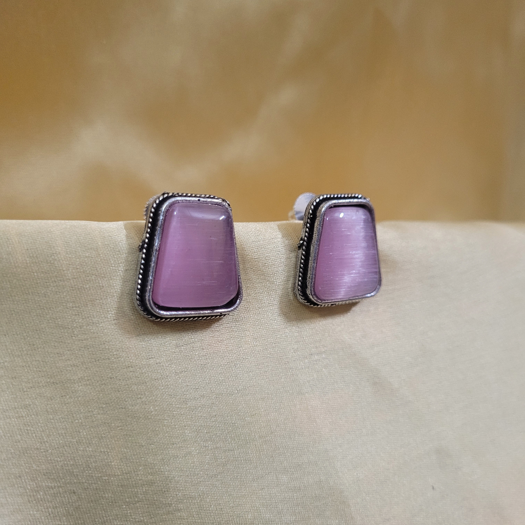 Mona Studs Trapezium