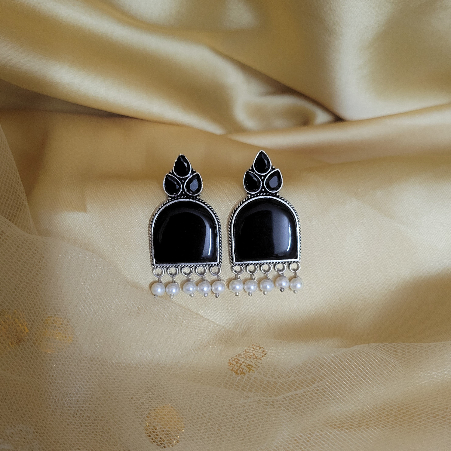 Kaira Earring – Black