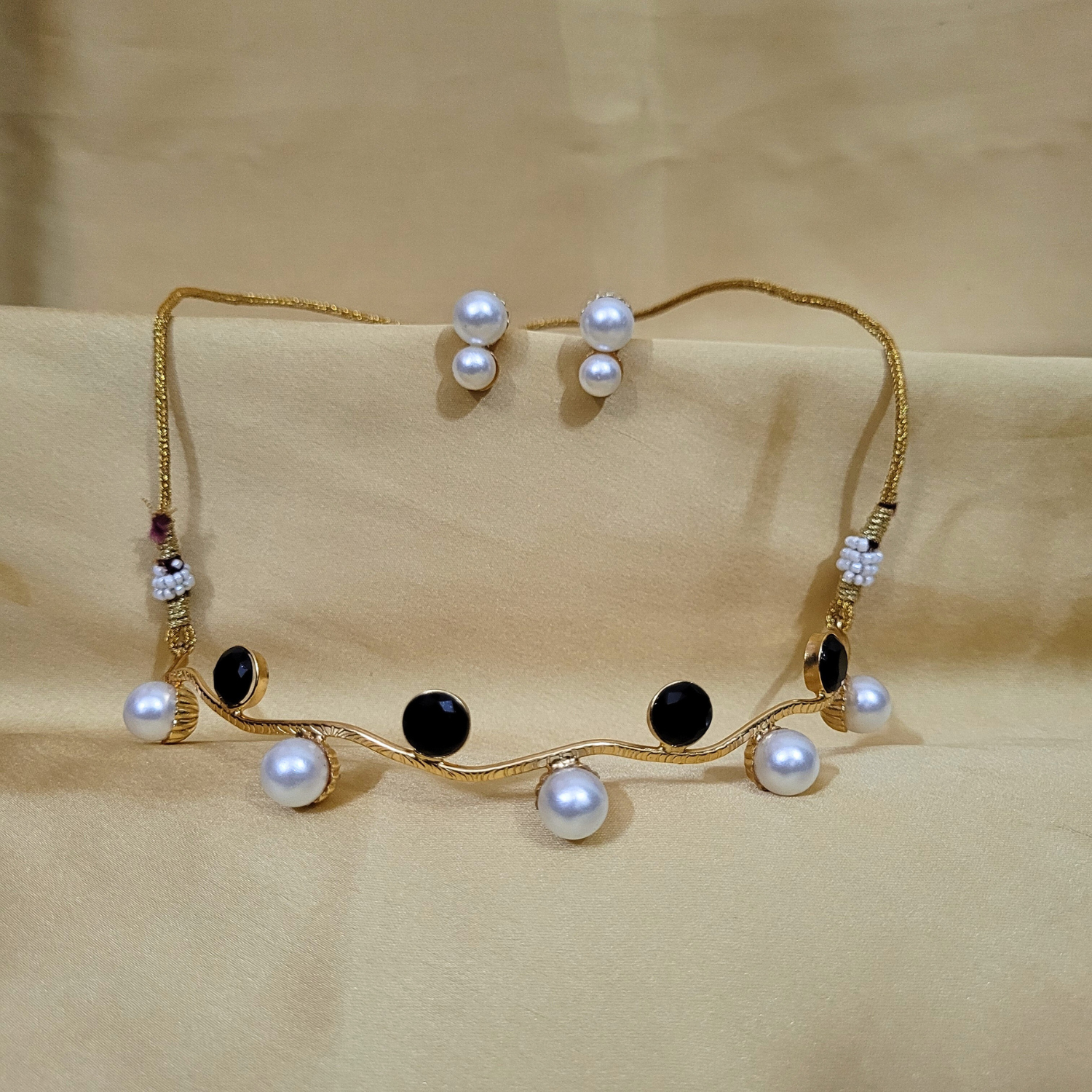 Sequence Pearl and Stone Chocker Necklace Set with Earrings