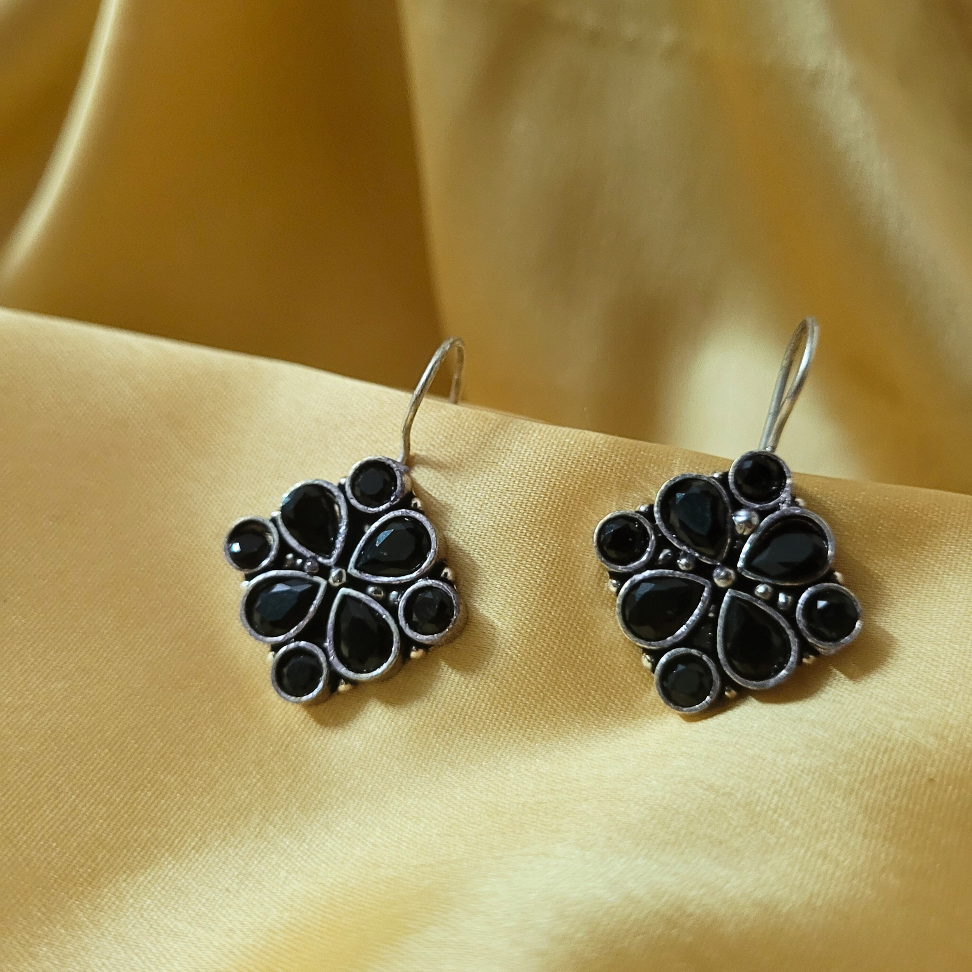 Roop Earrings- Black