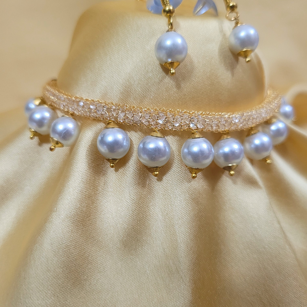 Little chocker golden