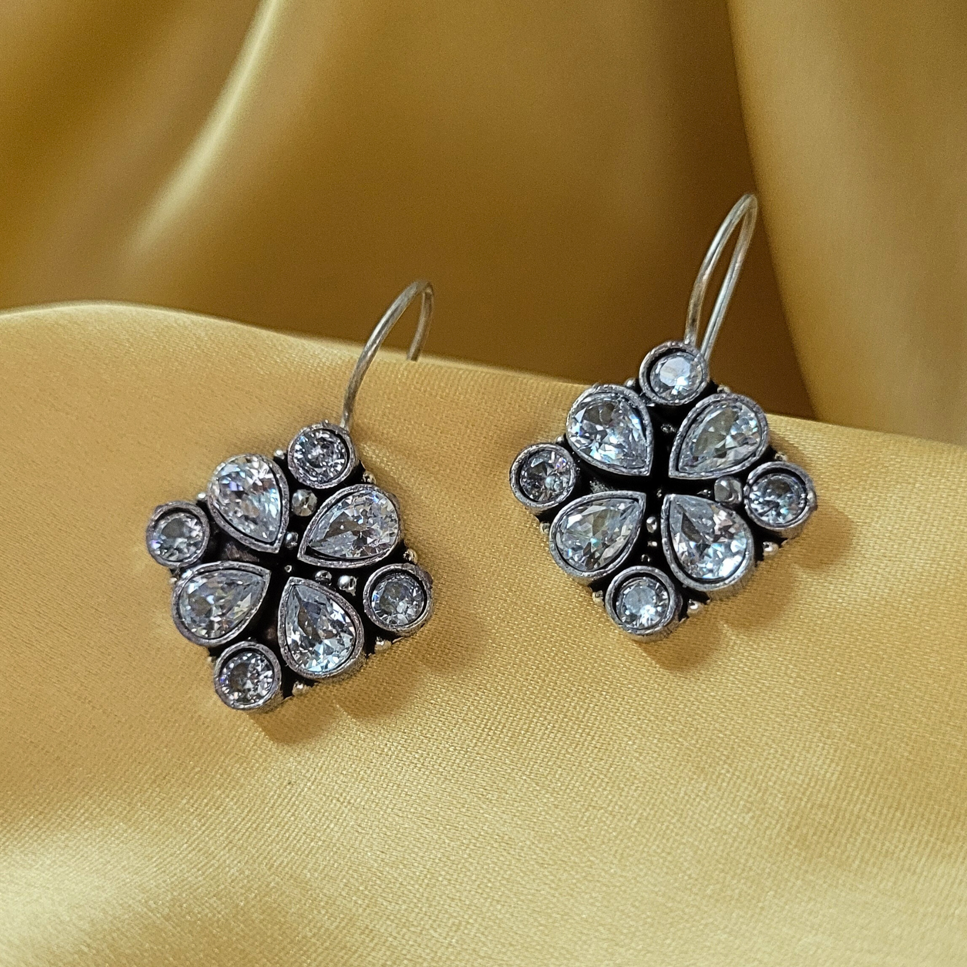 Roop Earrings- Clear