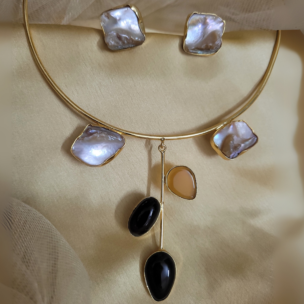 Sandy Set – Necklace + Earrings
