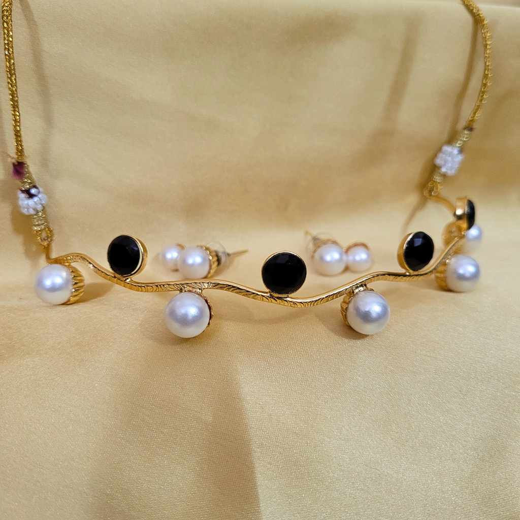 Sequence Pearl and Stone Chocker Necklace Set with Earrings
