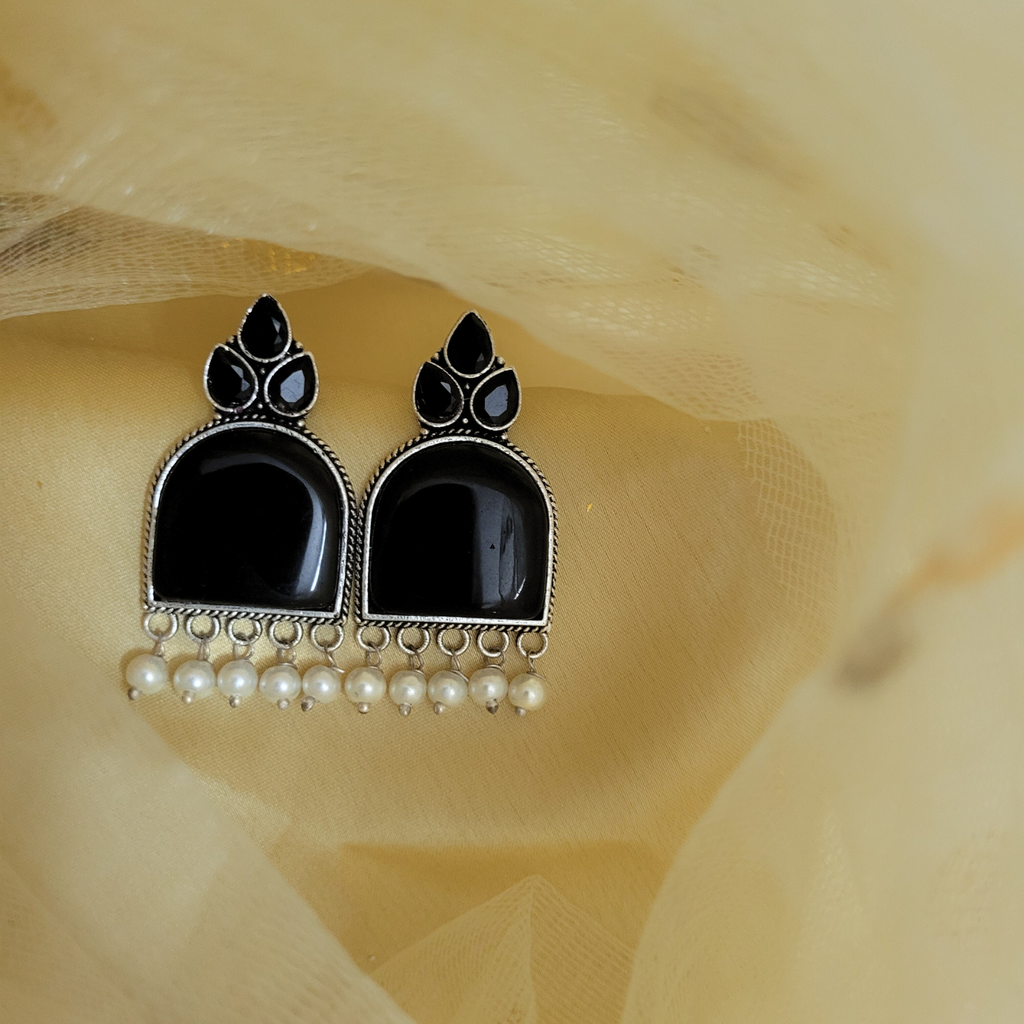 Kaira Earring – Black