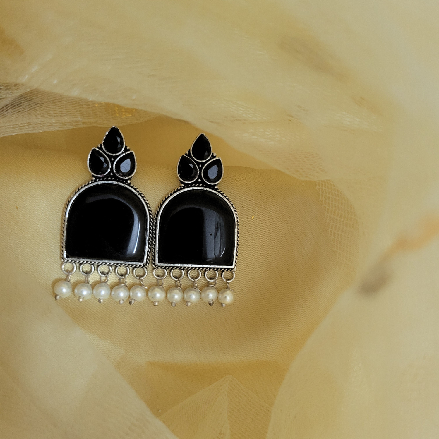 Kaira Earring – Black