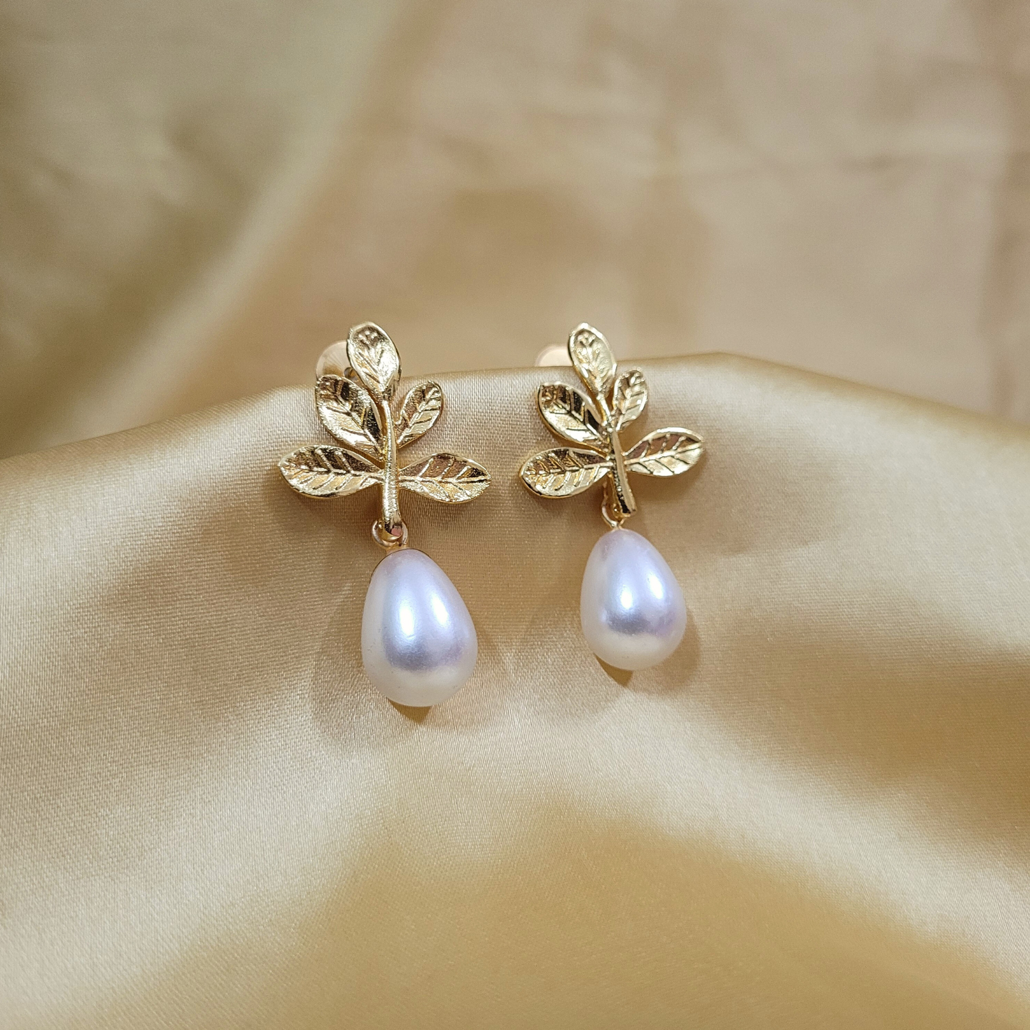 Leaf Pearl Drop studs