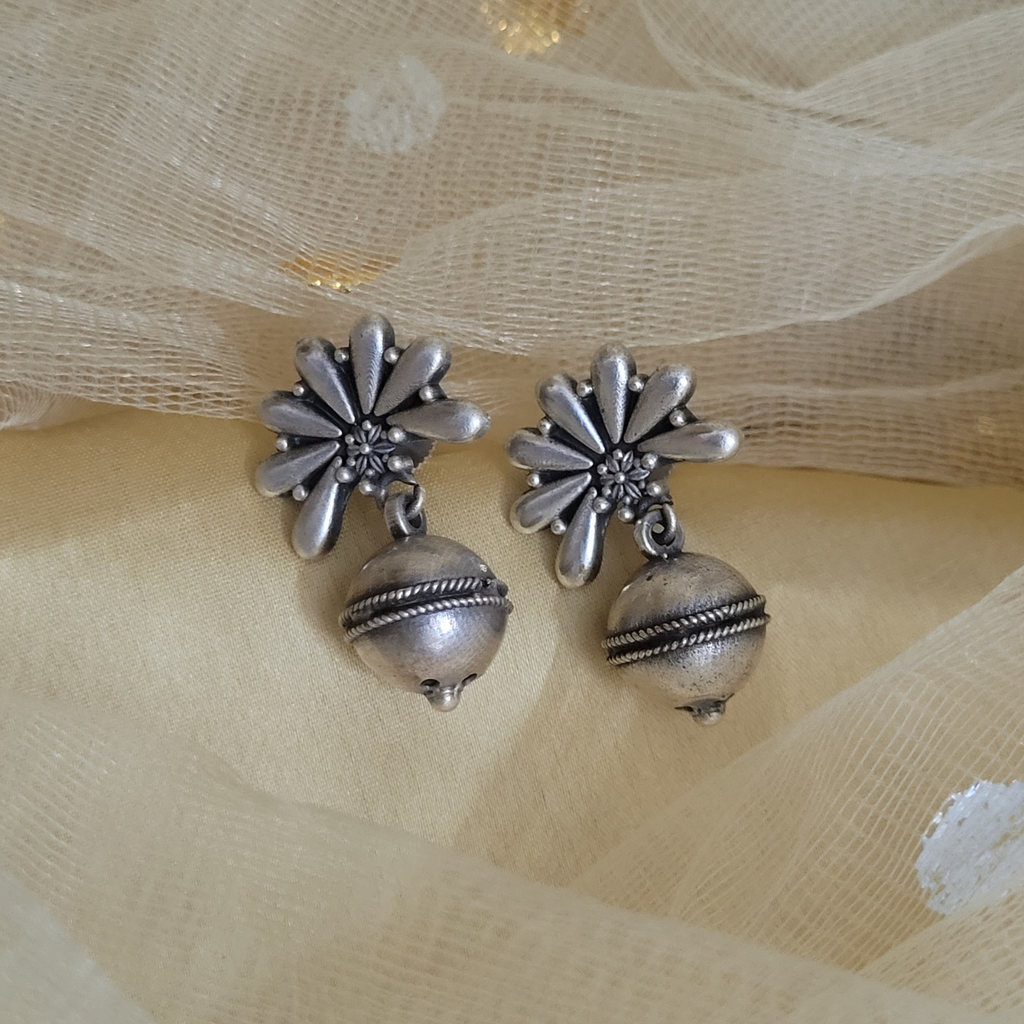 Aarohi Earring – Floral Dome Design