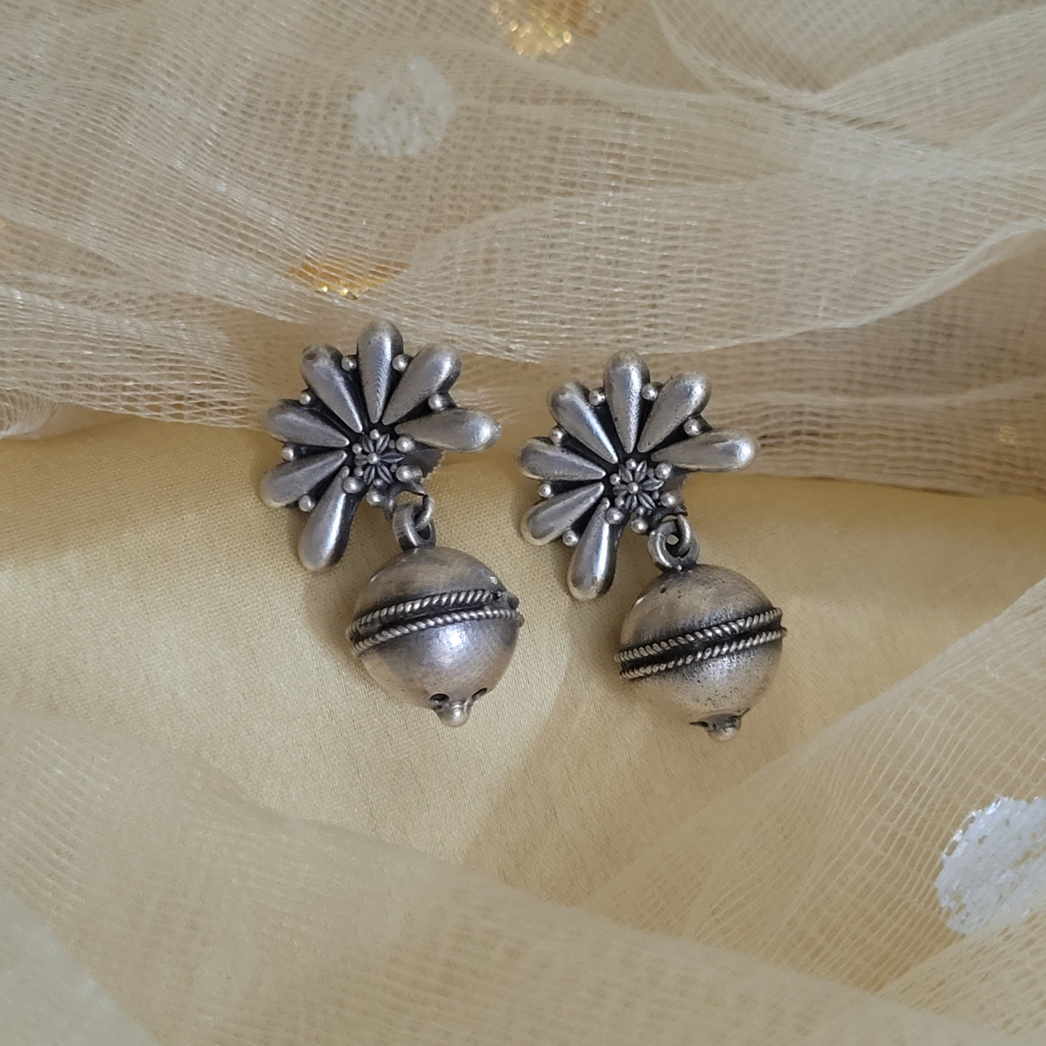 Aarohi Earring – Floral Dome Design