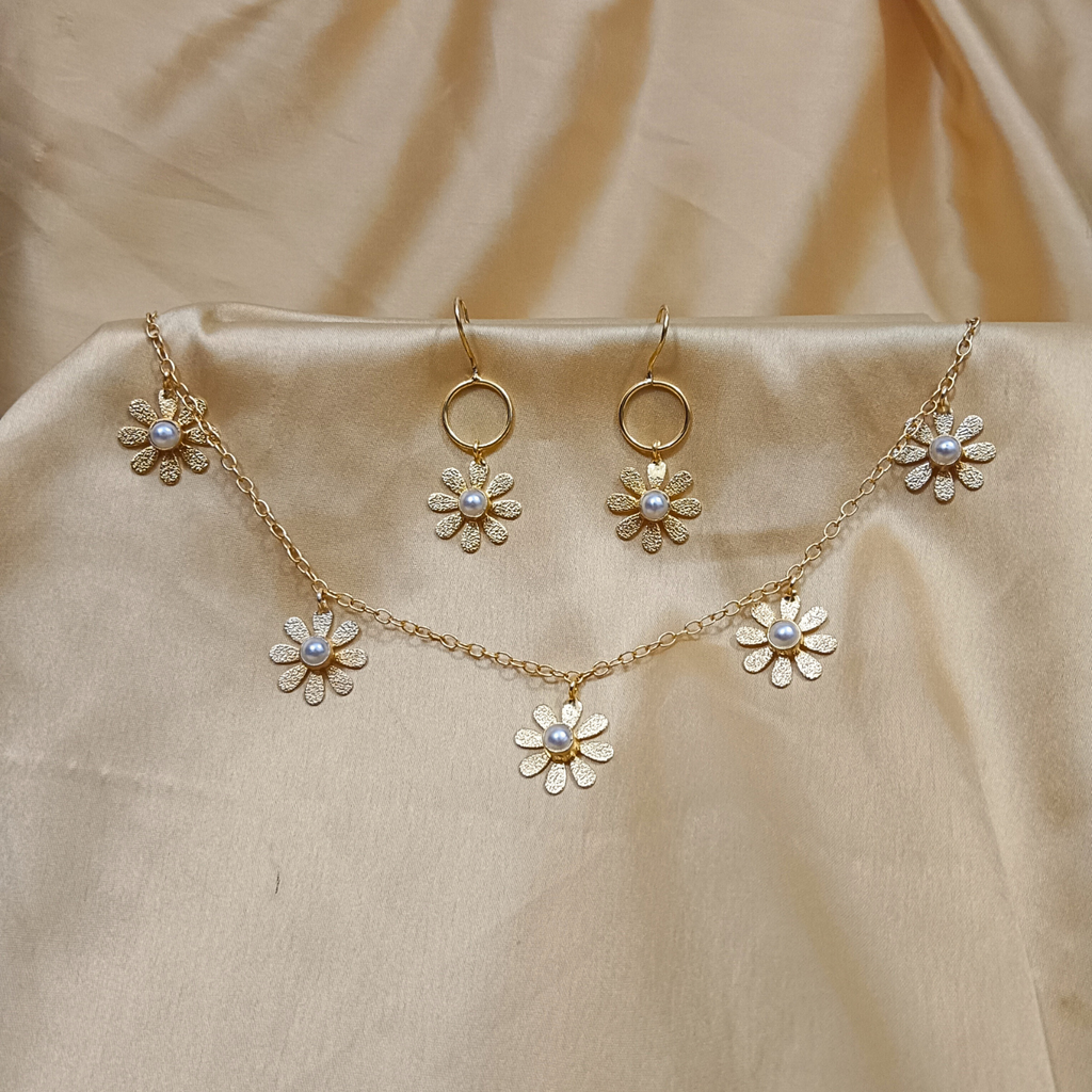 Flora Necklace and Earrings set