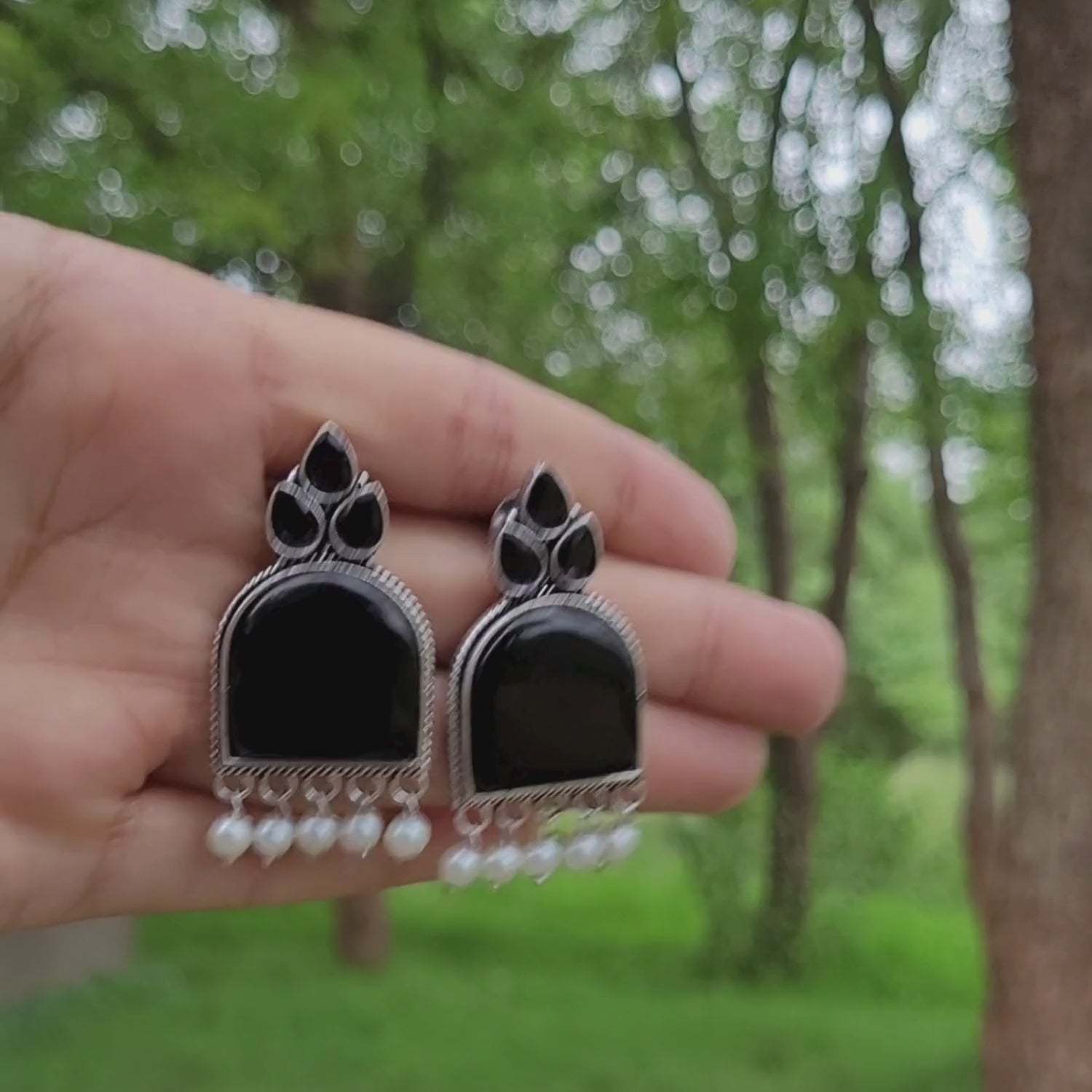 Kaira Earring – Black